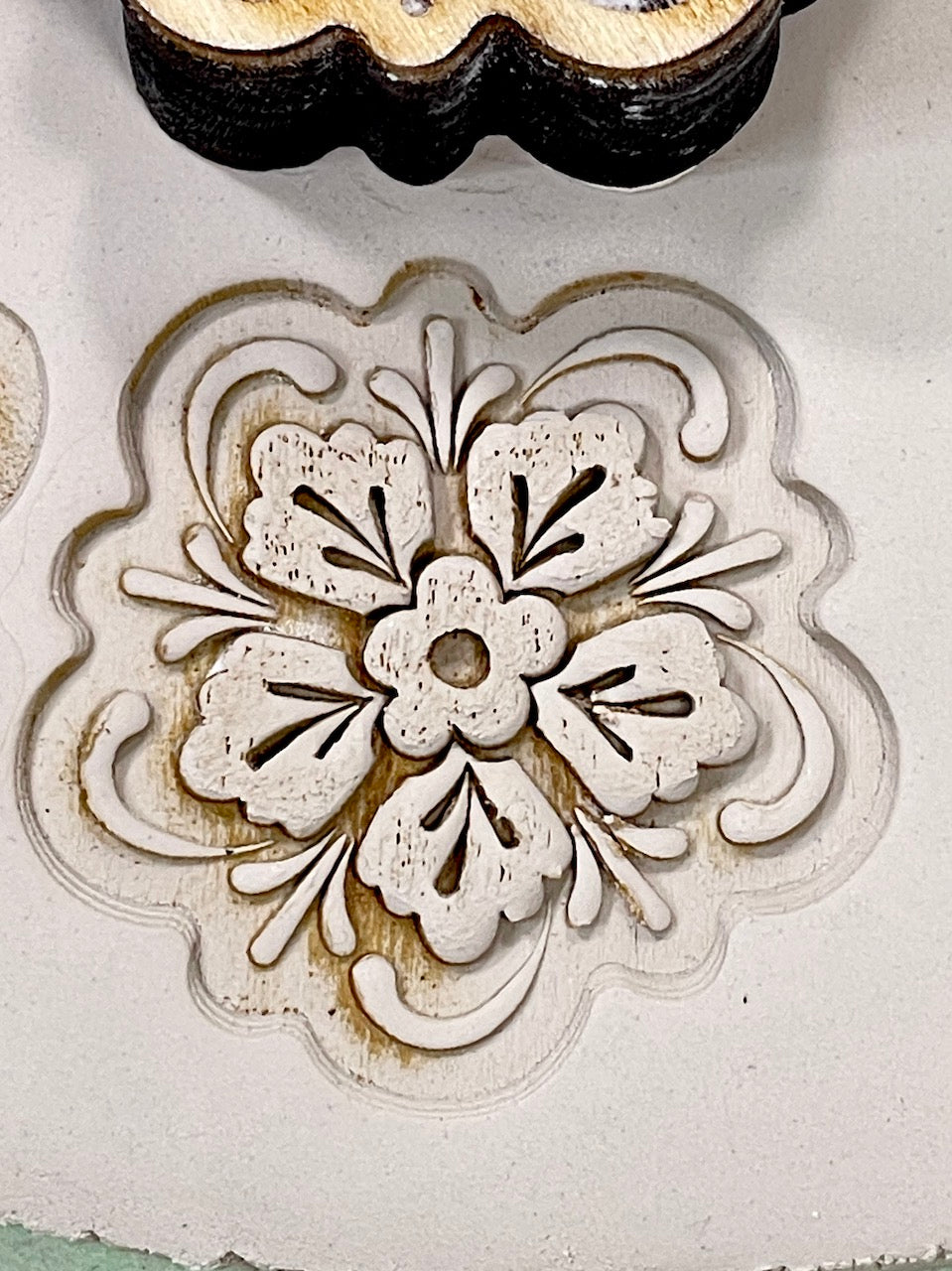 Dutch Design - Delft Flower with swirls - Stamp
