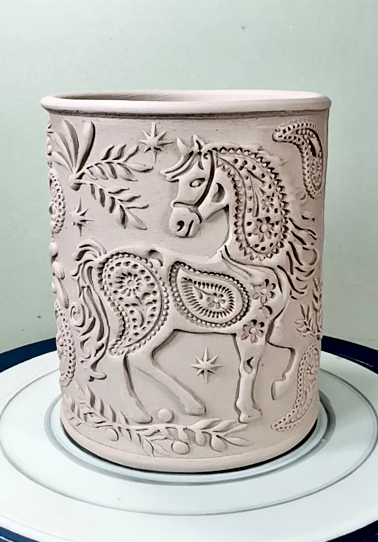 Paisley Pony Textured Mug Plank