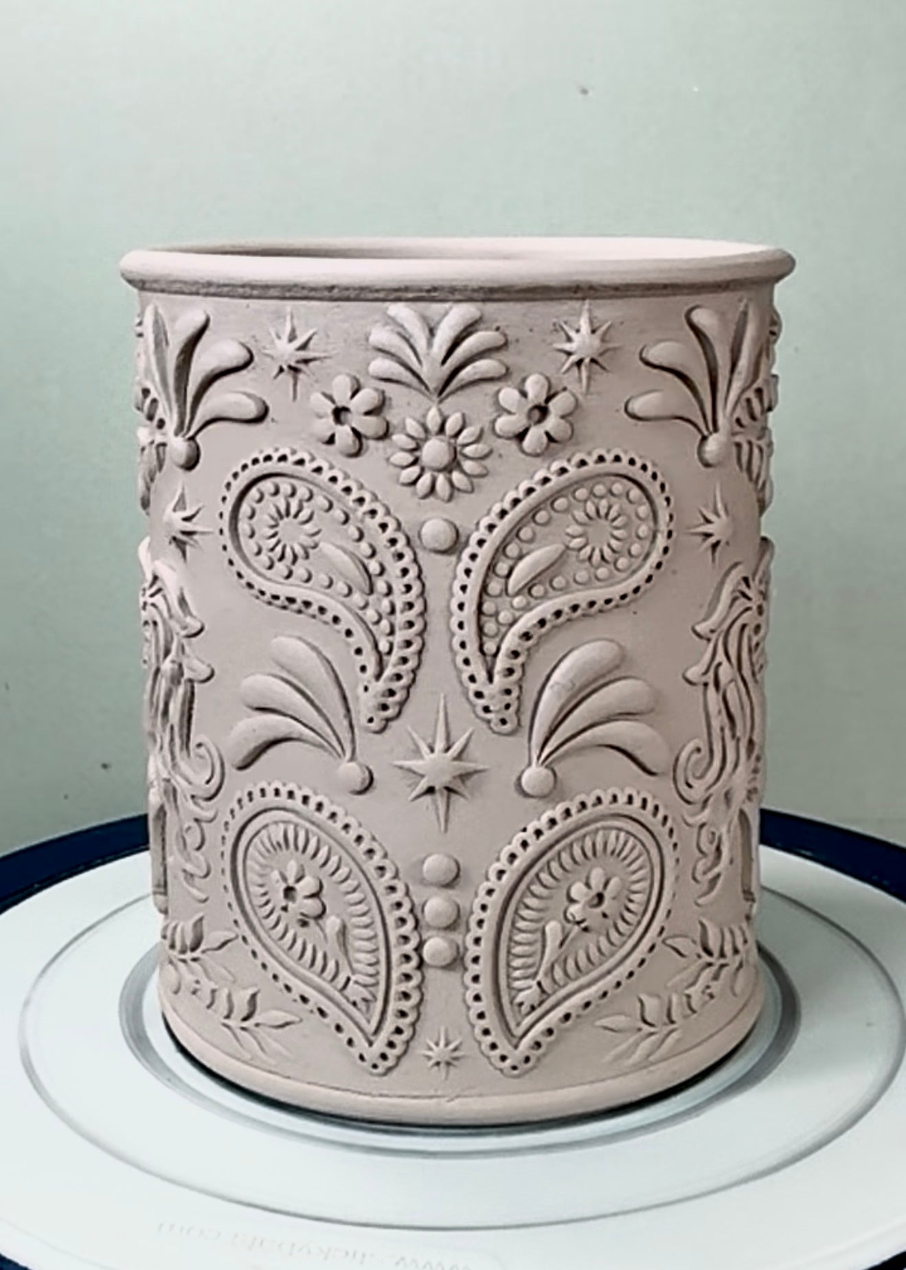 Paisley Pony Textured Mug Plank