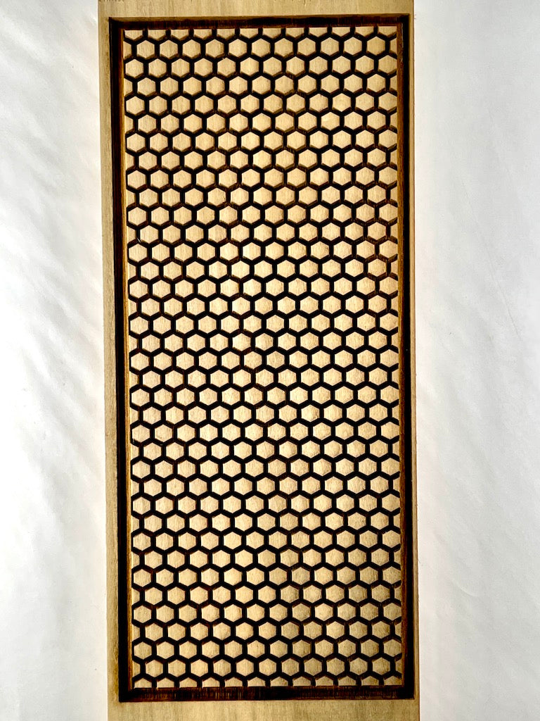 Honeycomb Textured Mug Plank