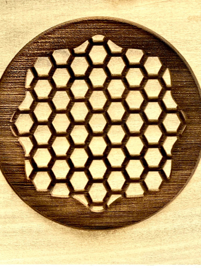 Honeycomb Textured Mug Plank