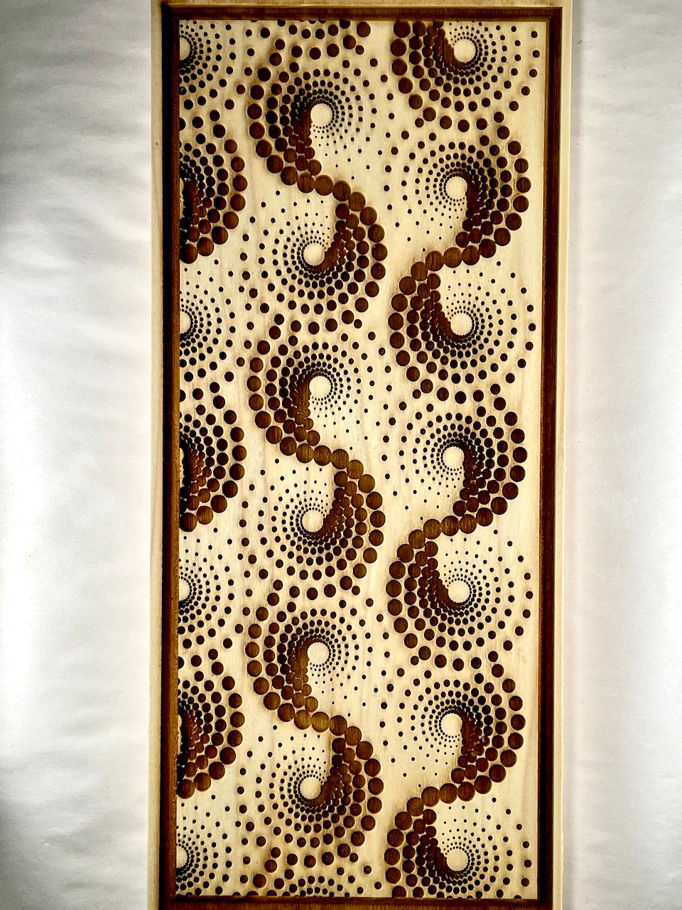 Dizzy Spirals Textured Mug Plank