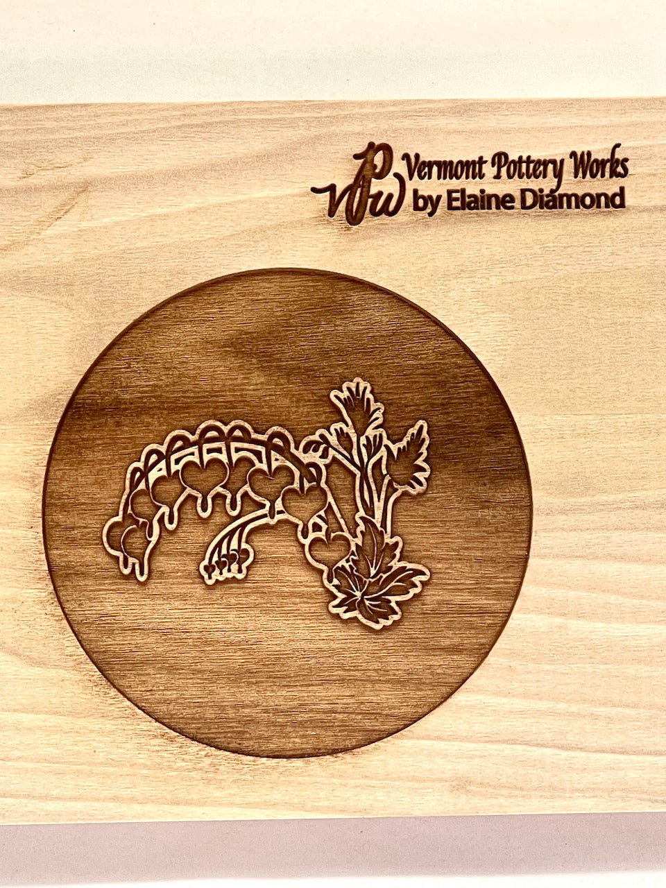Dottie's Bleeding Hearts Textured Mug Plank