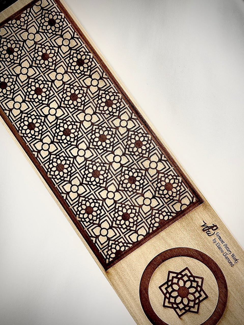 Moroccan Lattice Textured Mug Plank