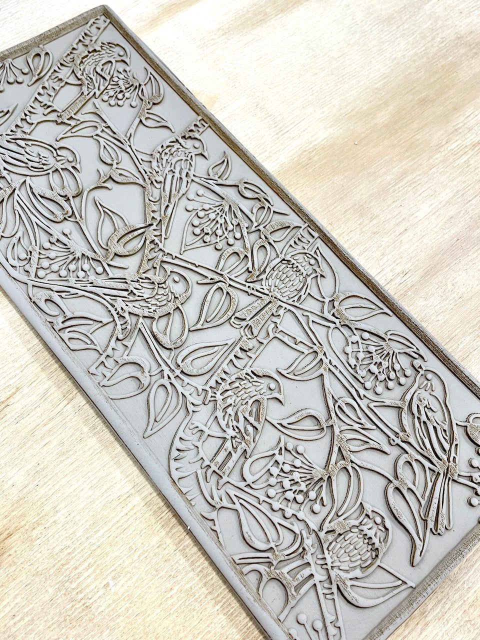 Birds Textured Mug Plank