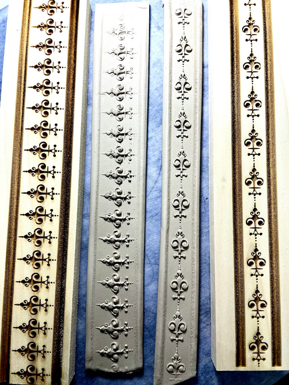Fleur-De-Lis (Style 2) Border Texture