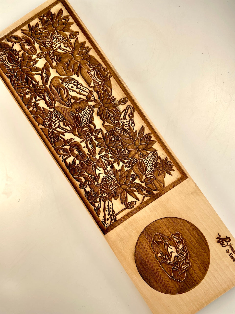 Frogs Textured Plank