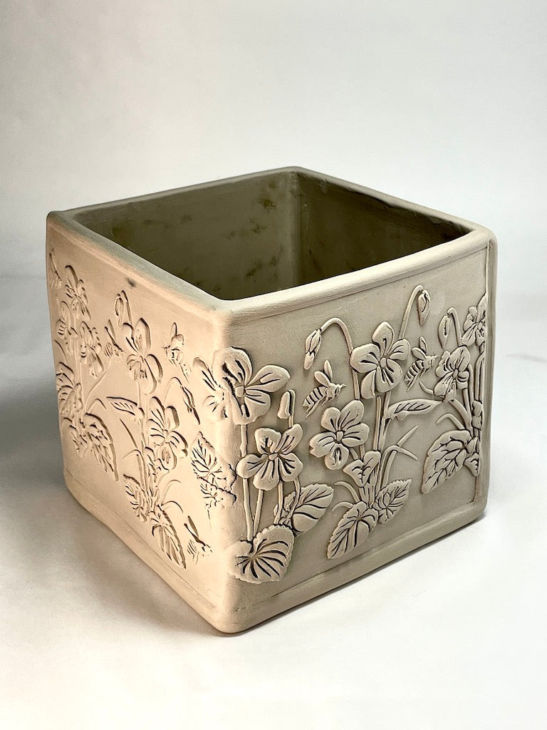 Violets Textured Mug Plank