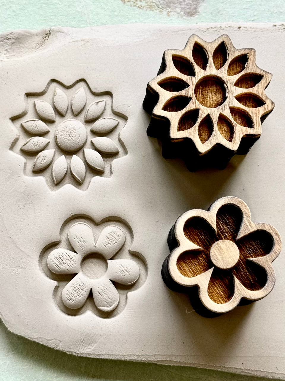 Paisley - Stamp small pointed flower