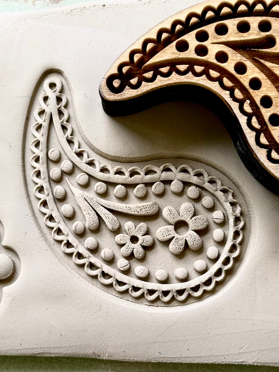 Paisley - Stamp with double flower
