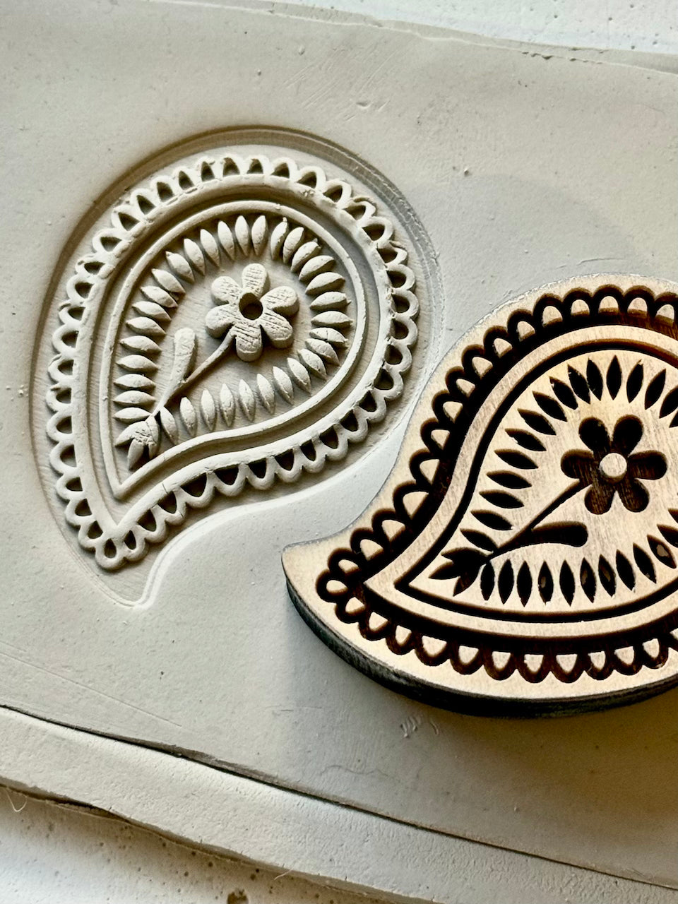 Paisley - Stamp with single flower