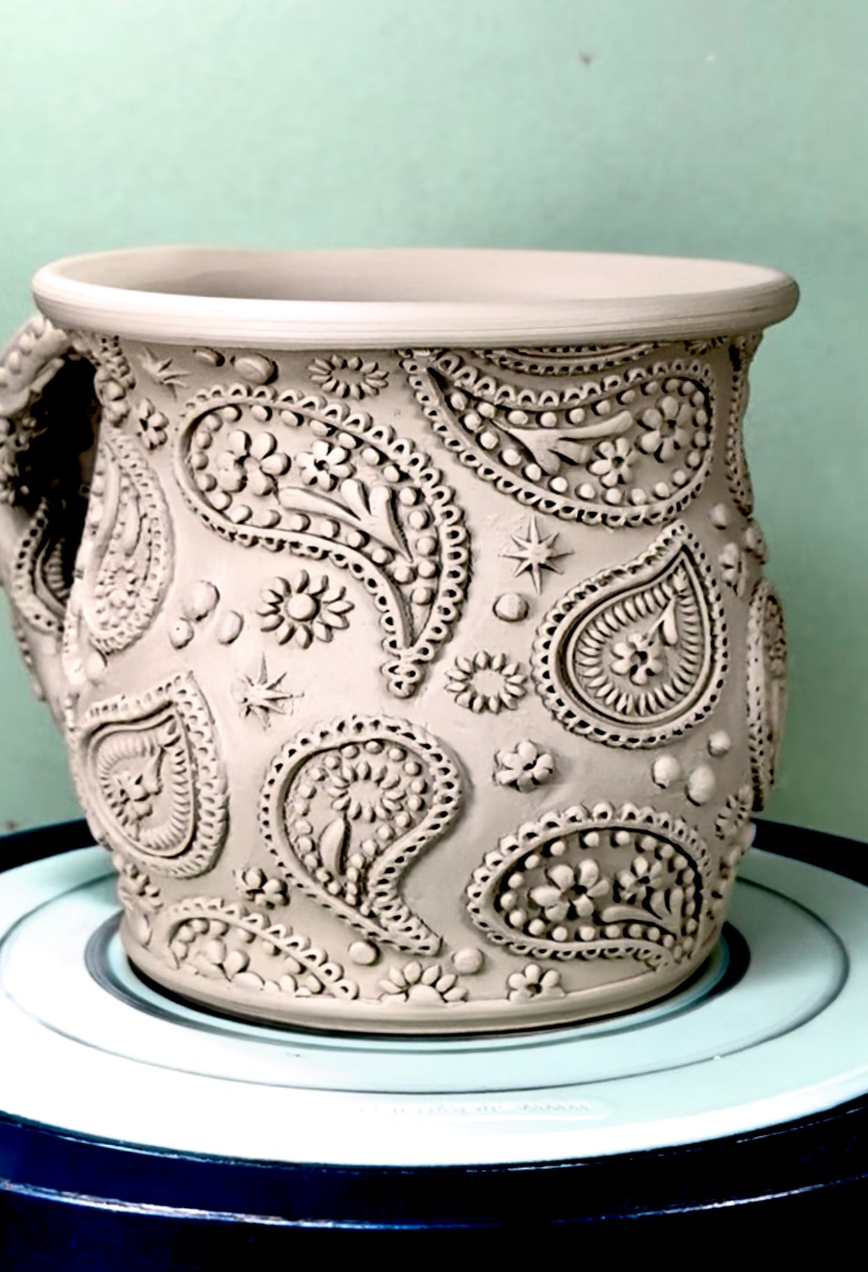 Paisley Textured Mug Plank