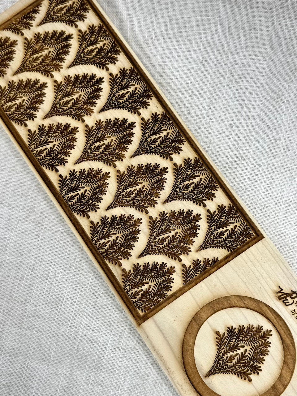 Art Deco (Leaf Fan) Textured Mug Plank