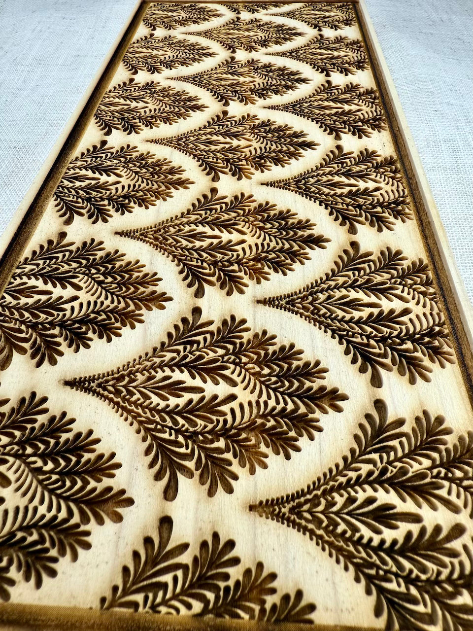 Art Deco (Leaf Fan) Textured Mug Plank