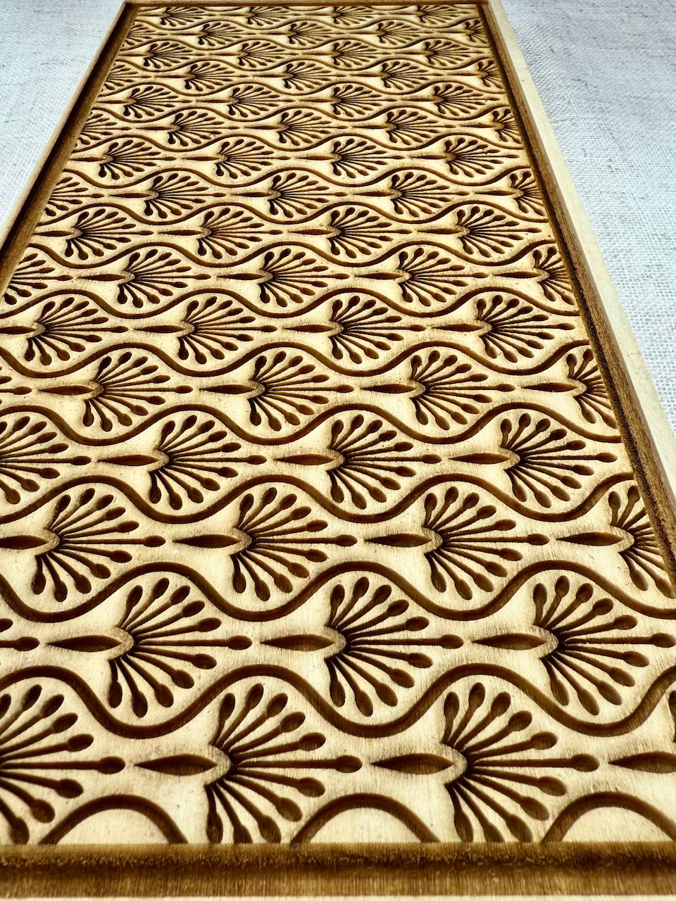 Art Deco (Bud Vase) Textured Mug Plank