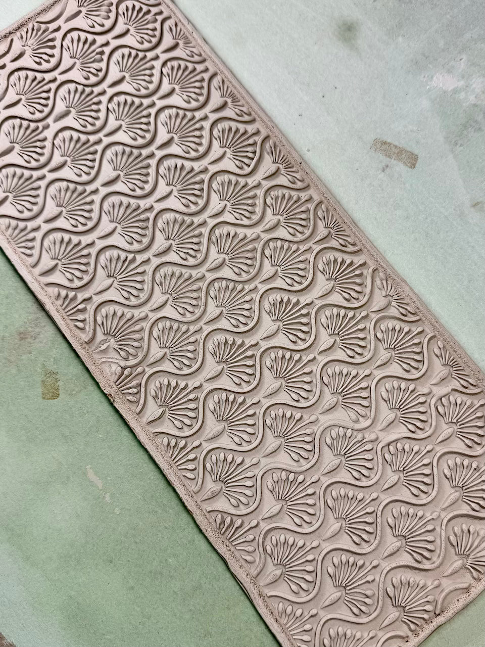 Art Deco (Bud Vase) Textured Mug Plank