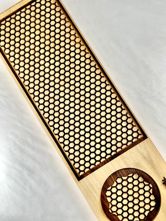 Honeycomb Textured Mug Plank