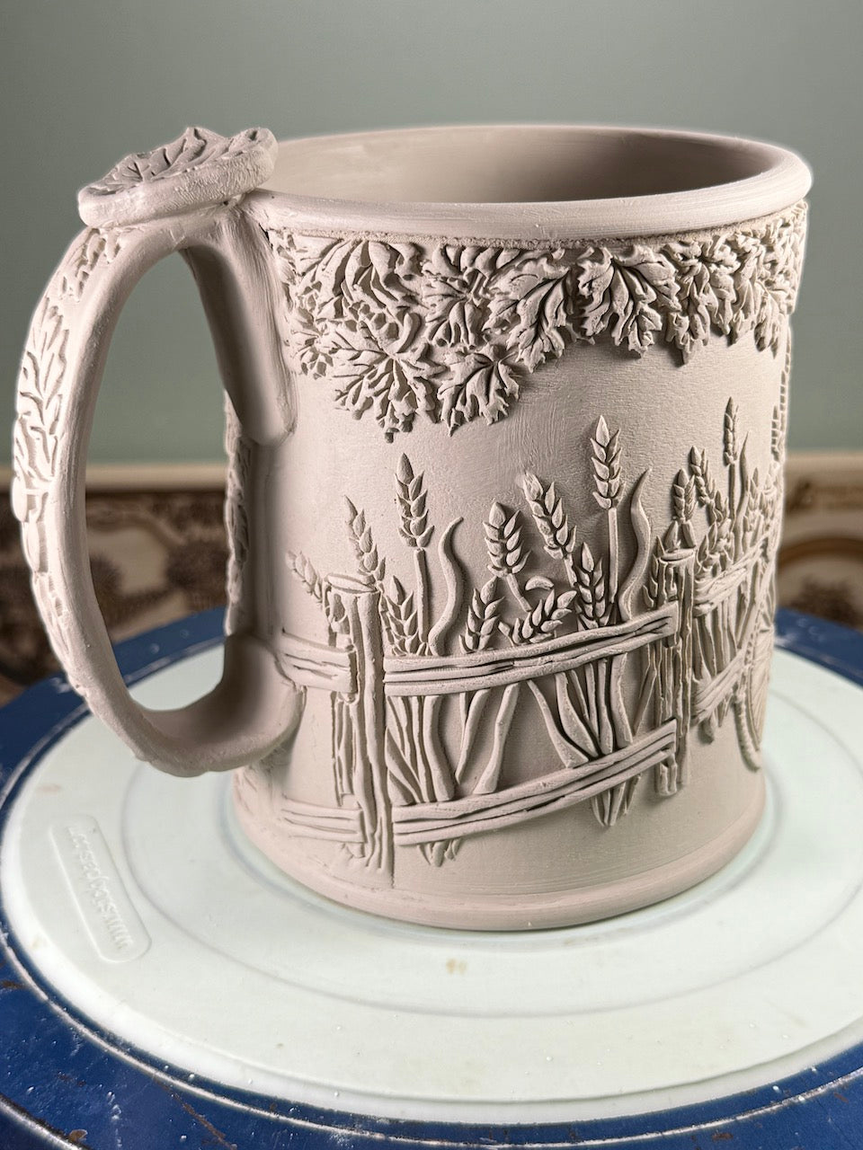 Bicycle Textured Mug Plank
