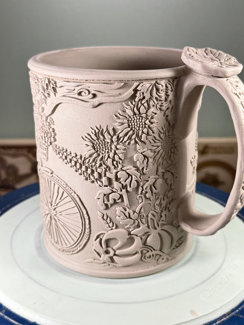 Bicycle Textured Mug Plank