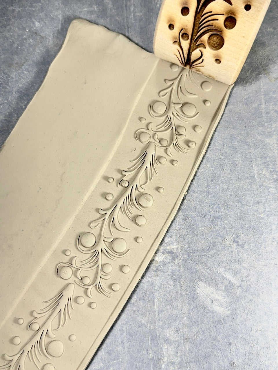 2" Bow Detail Textured Rolling Pin