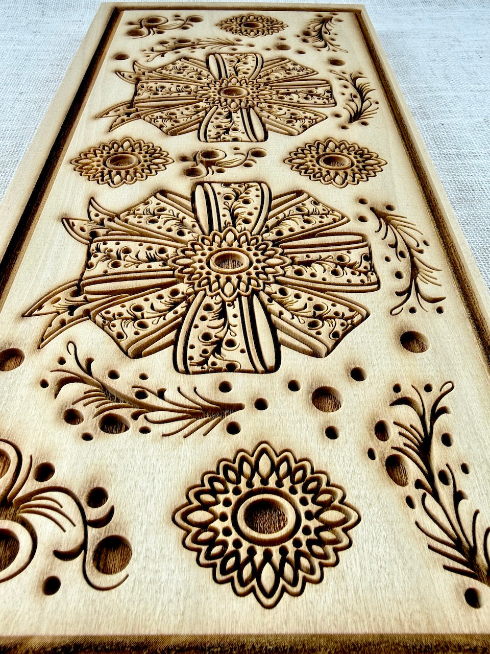 Bow Detailed Textured Mug Plank