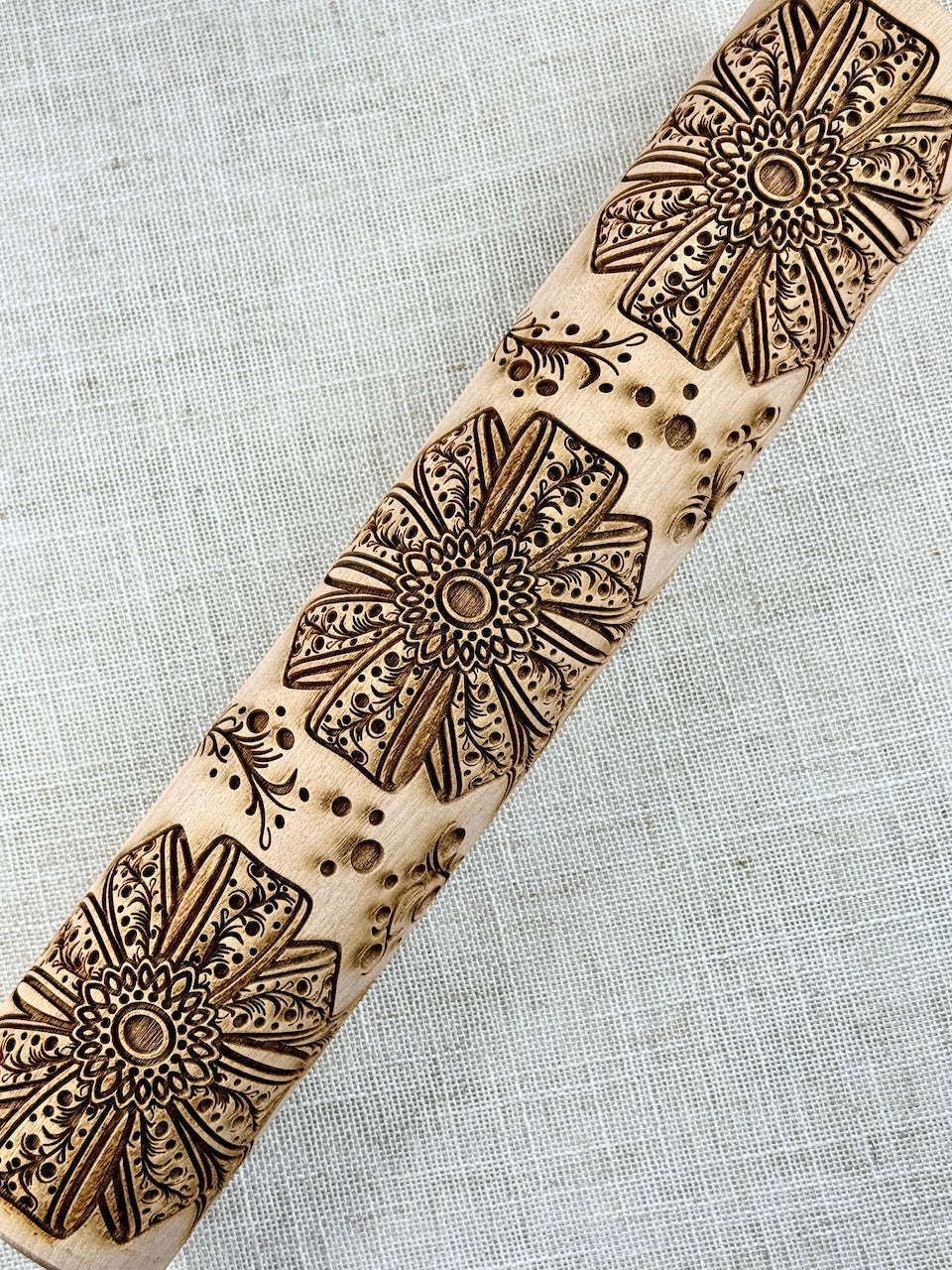 Bow Detailed Textured Rolling Pin