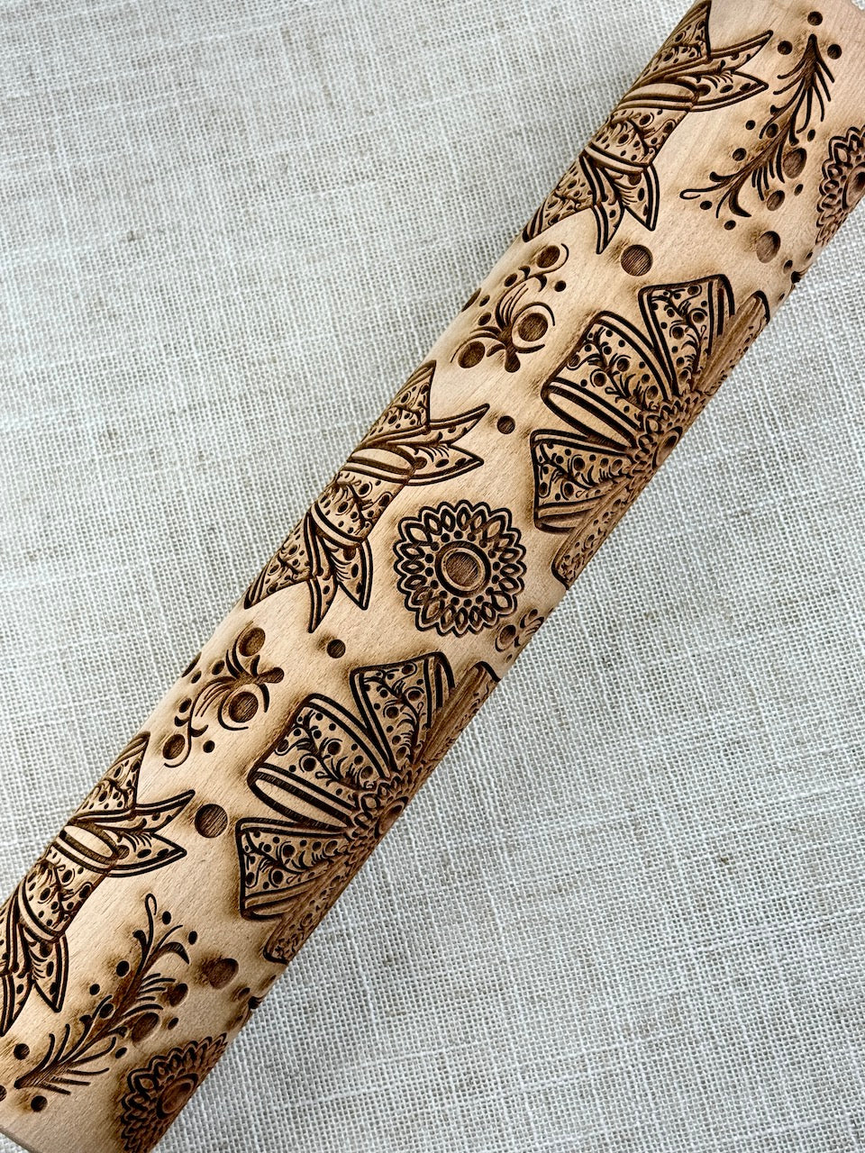 Bow Detailed Textured Rolling Pin
