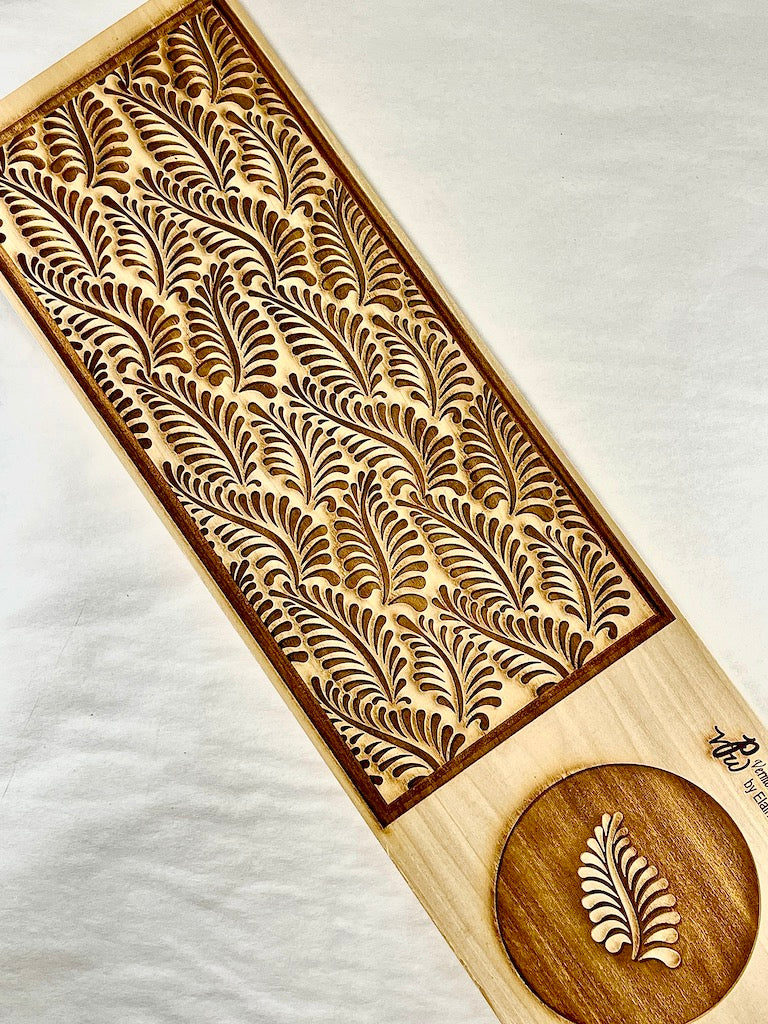 Leafy Waves Textured Mug Plank