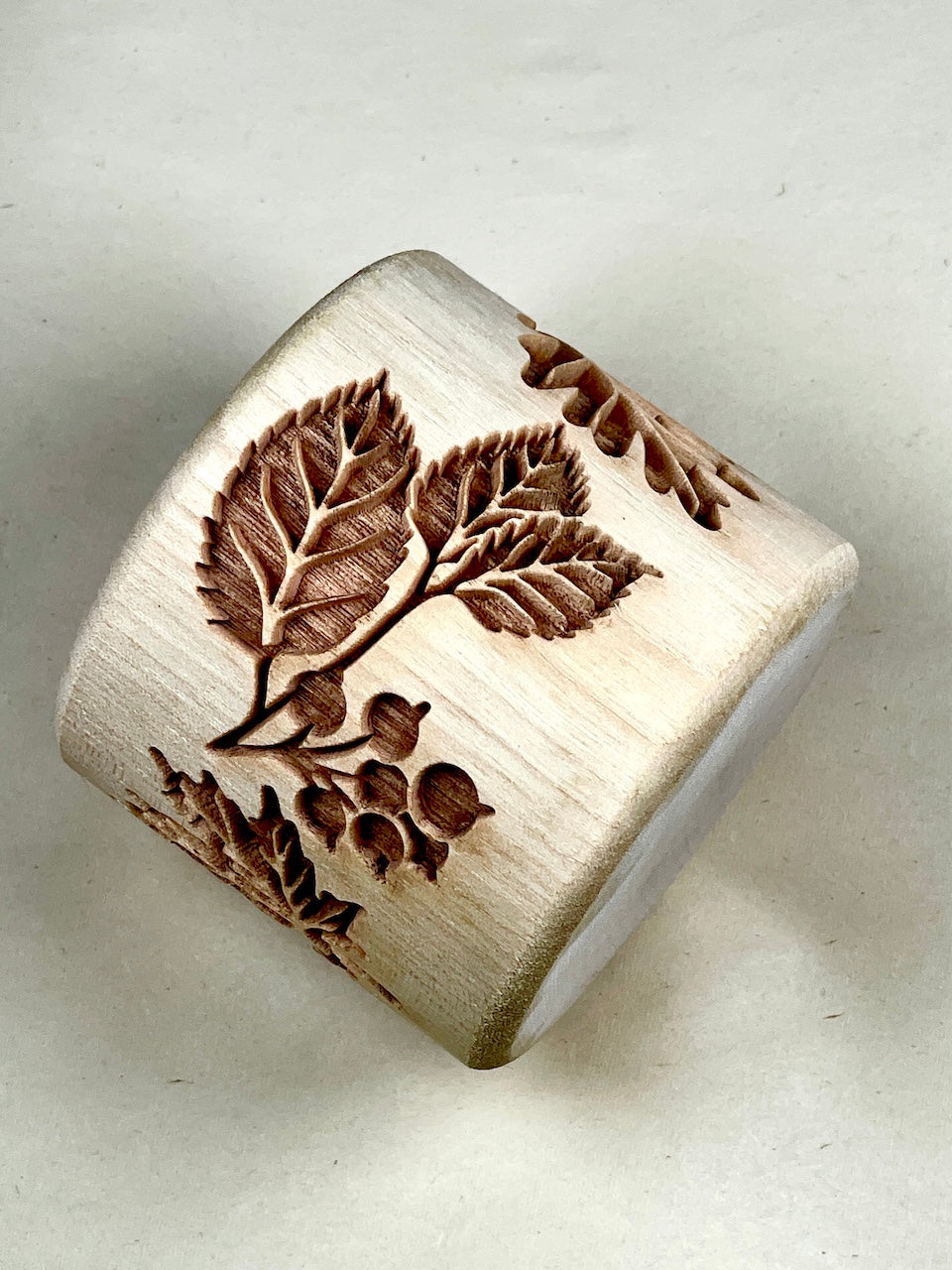 2" Autumn Leaves Textured Rolling Pin