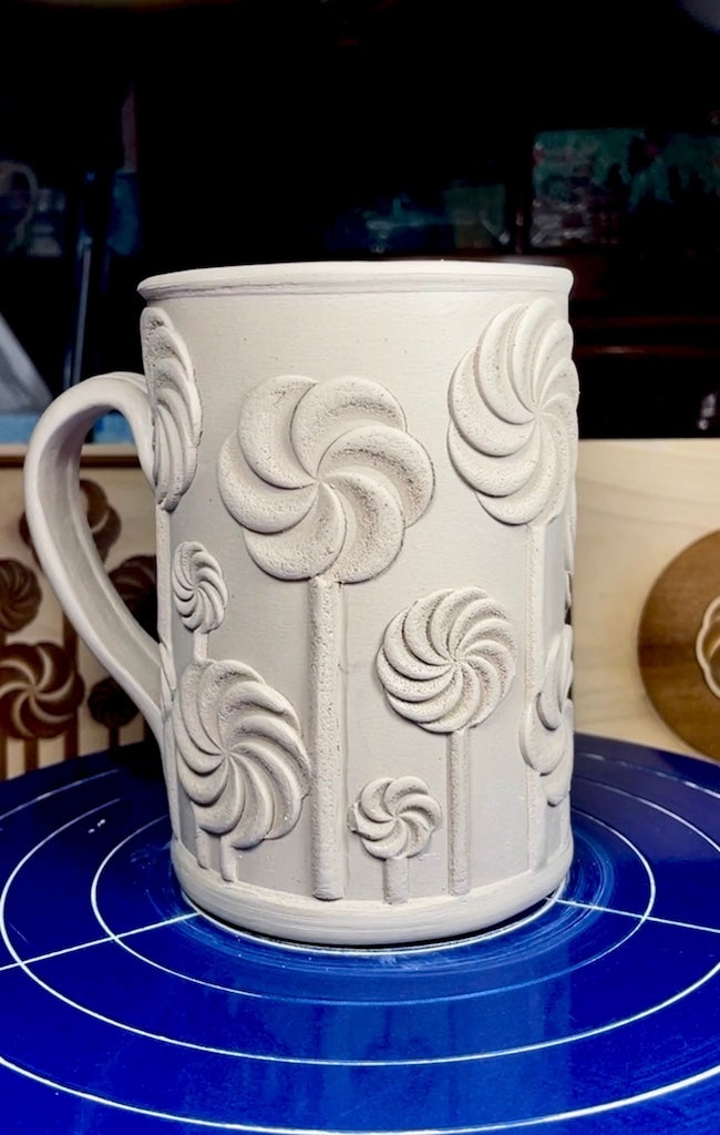 3D Spiral Pops Textured Mug Plank