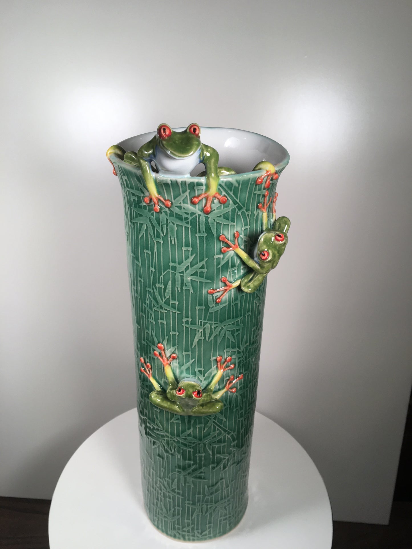 Bamboo pin onTree Frog Vase