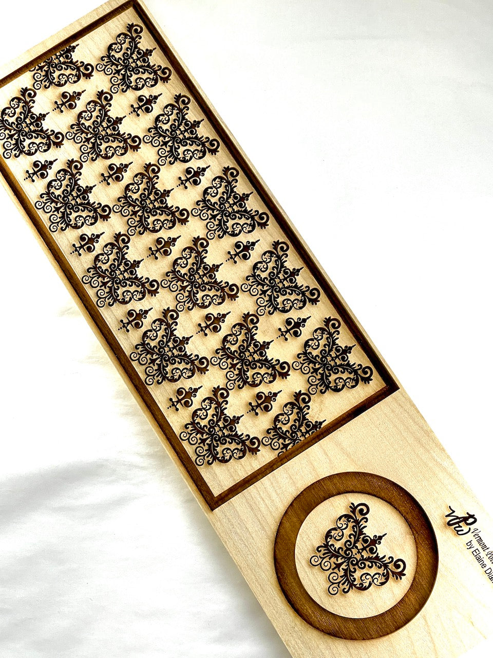Fleur_De-Lis Butterfly Textured Mug Plank
